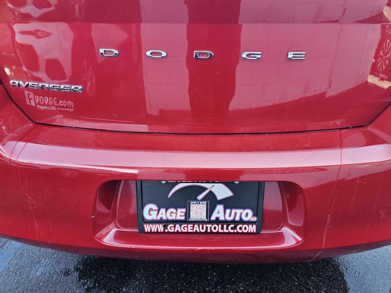 Used 2013 Dodge Avenger SE image 16
