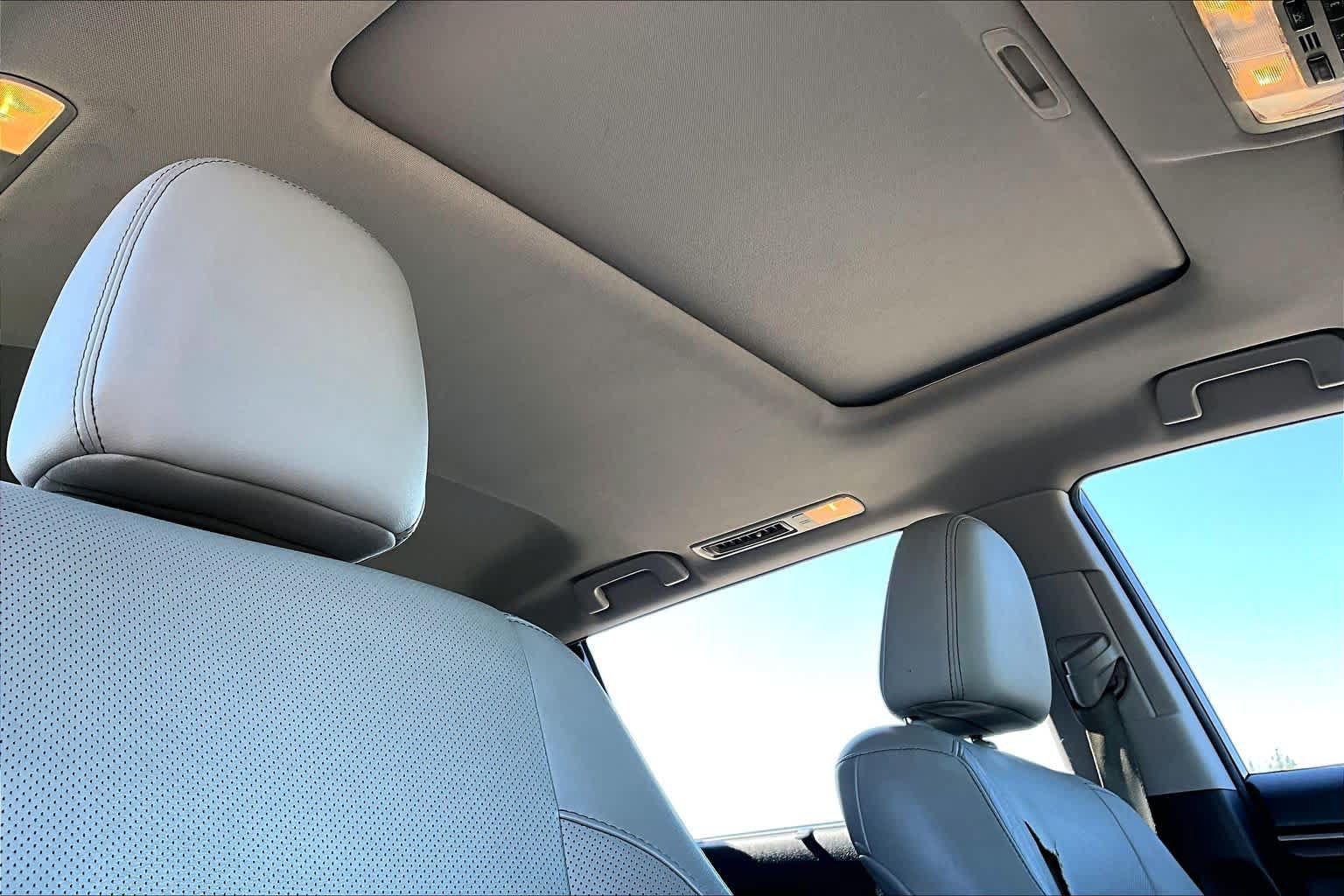 Used 2015 Toyota Highlander Limited AWD/4WD image 13
