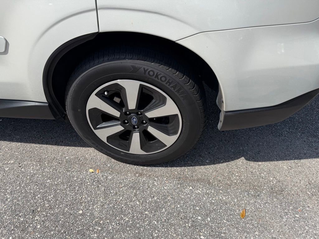 Used 2018 Subaru Forester 2.5i Premium AWD/4WD image 9