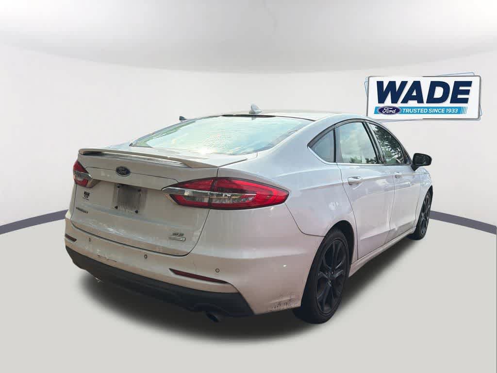 Used 2019 Ford Fusion SE w/ Equipment Group 151A FWD image 4