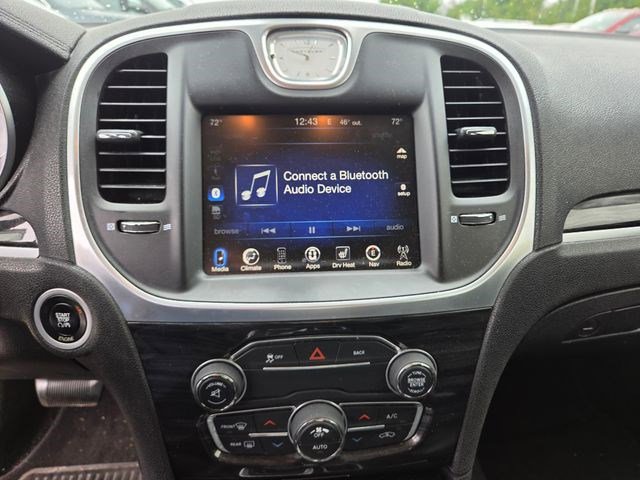 Used 2016 Chrysler 300 Limited w/ Driver Convenience Group image 6