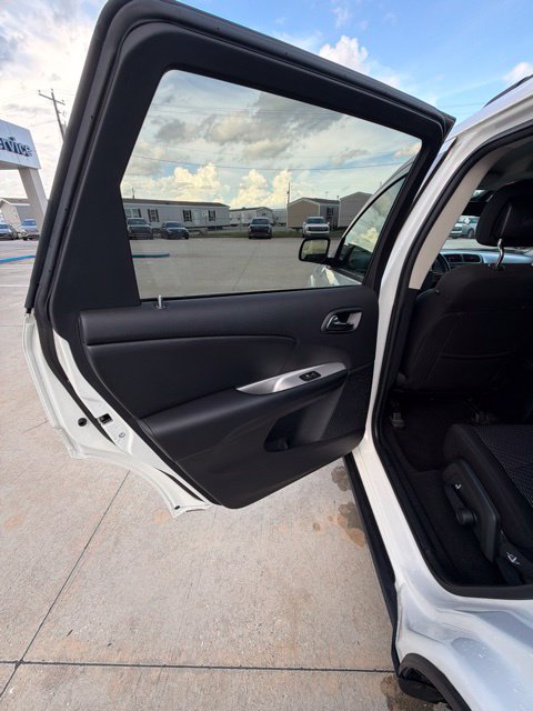 Used 2020 Dodge Journey SE FWD image 17