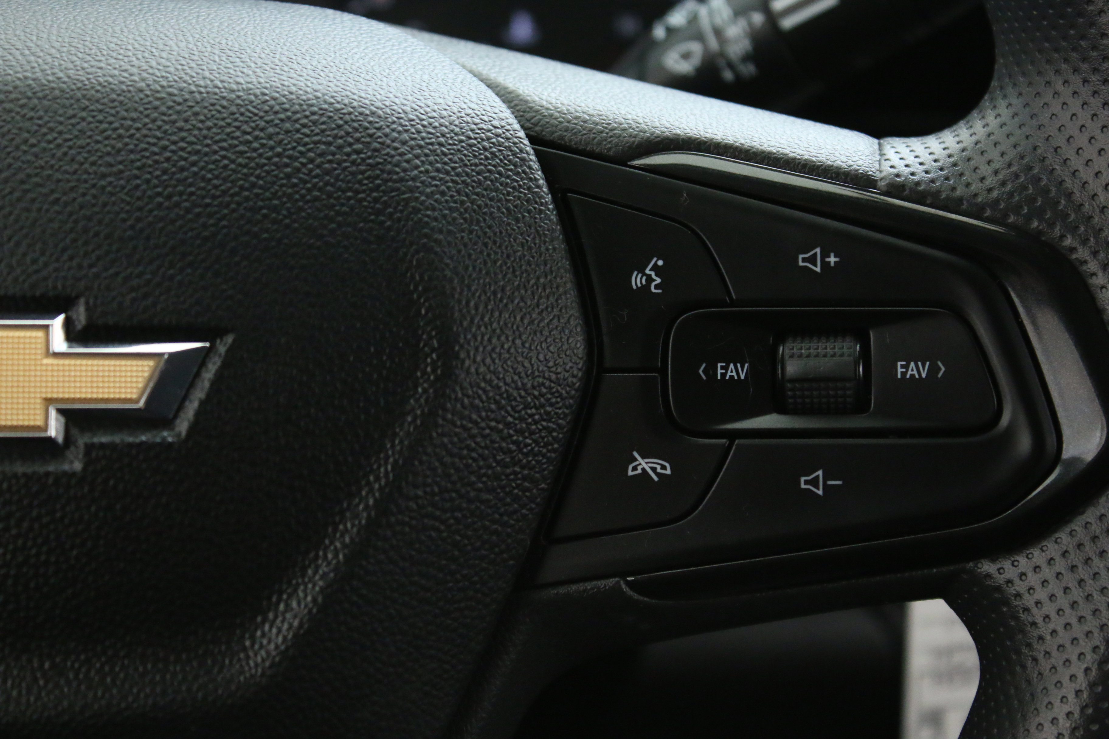 Used 2024 Chevrolet Trax LS w/ LS Convenience Package FWD image 16