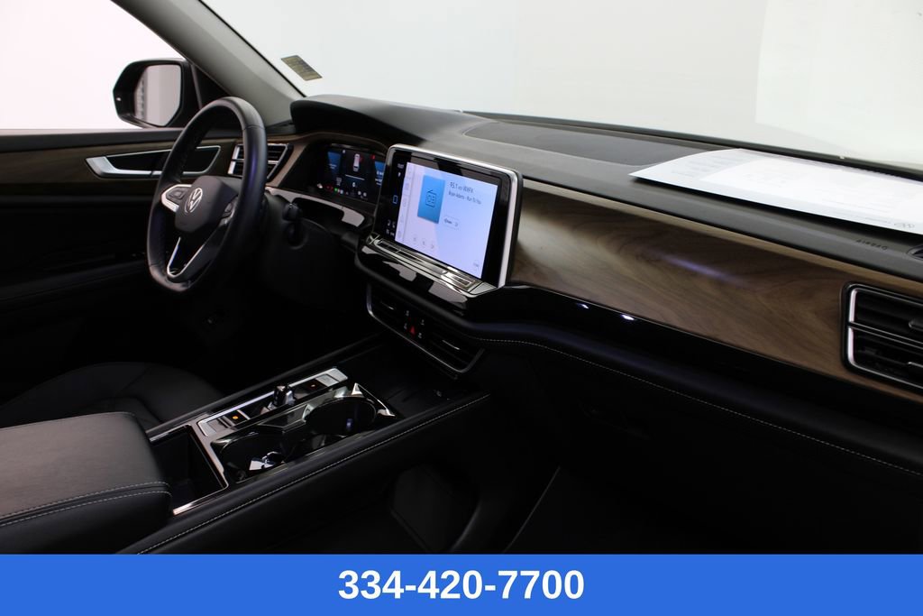 Certified 2025 Volkswagen Atlas SE image 24