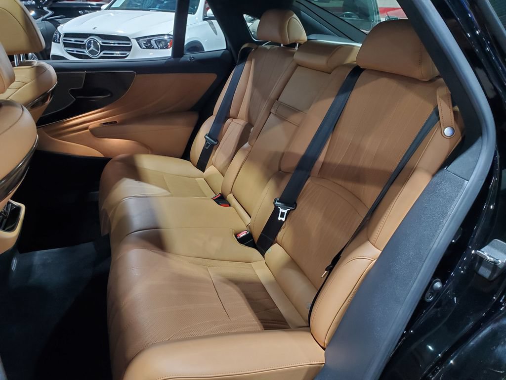 Used 2023 Lexus LS 500 w/ Interior Upgrade Package RWD image 23