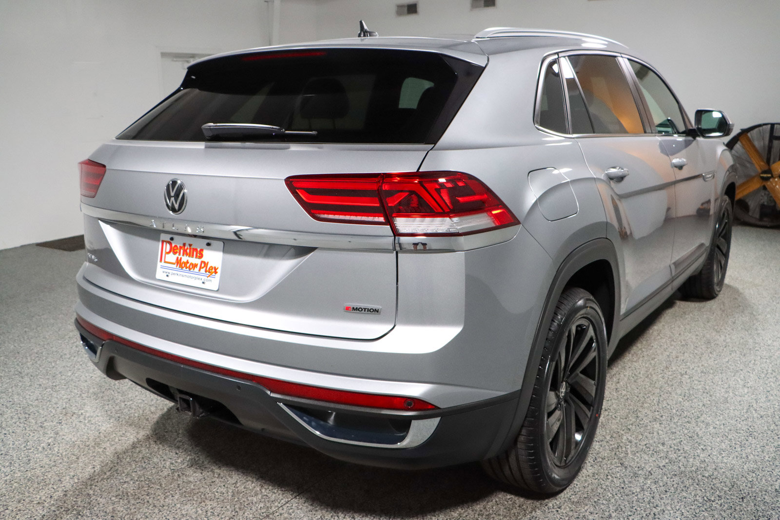 Used 2022 Volkswagen Atlas Cross Sport SE image 7