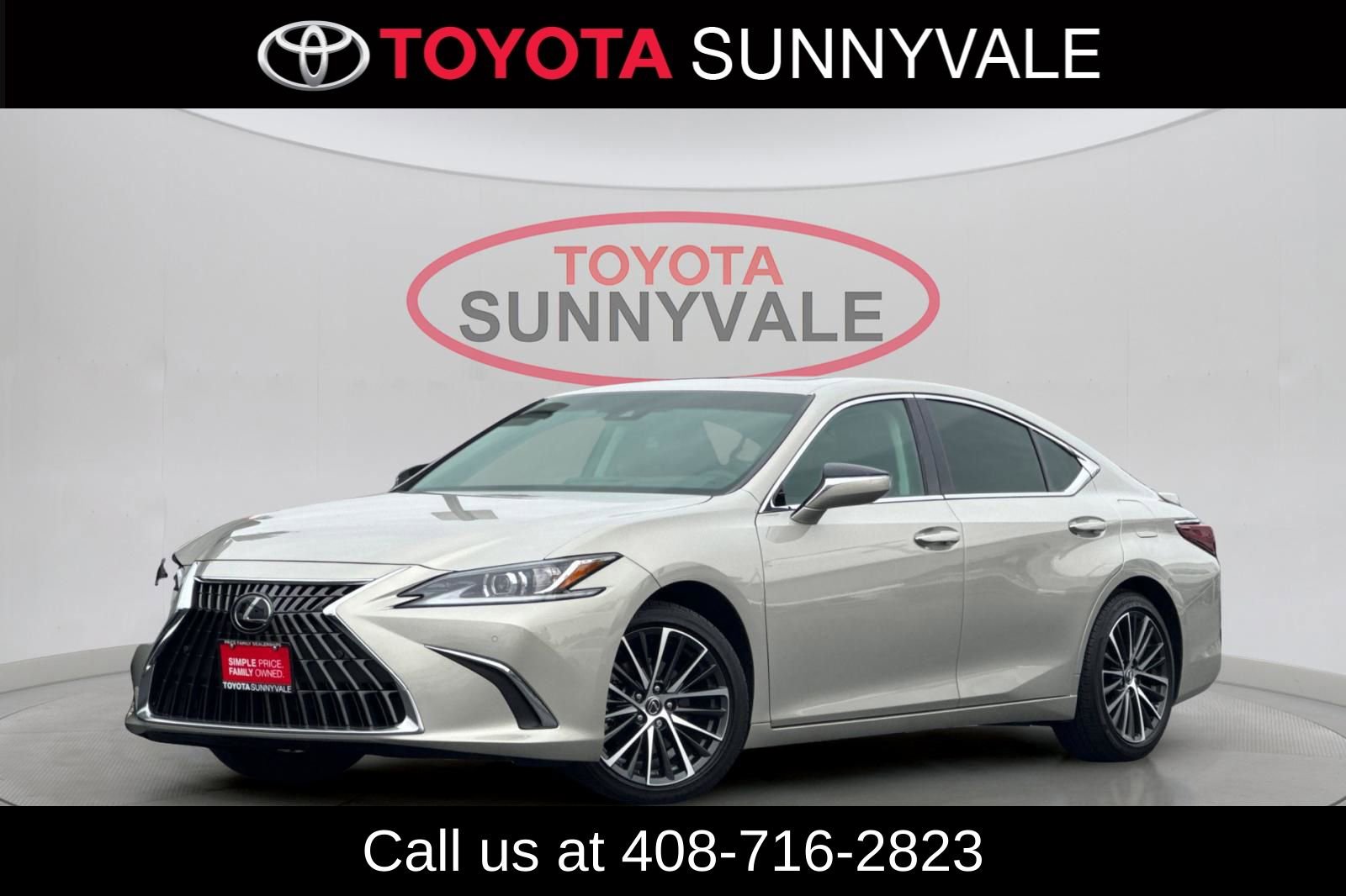 Used 2025 Lexus ES 300h w/ Premium Package image 2
