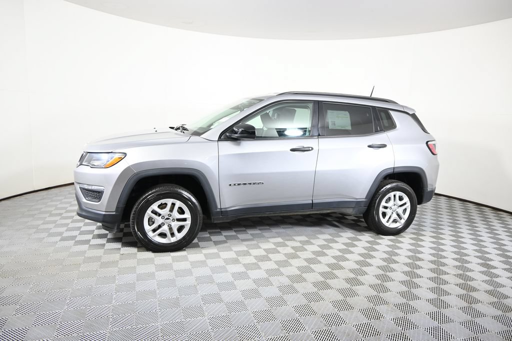 Used 2018 Jeep Compass Sport AWD/4WD image 2