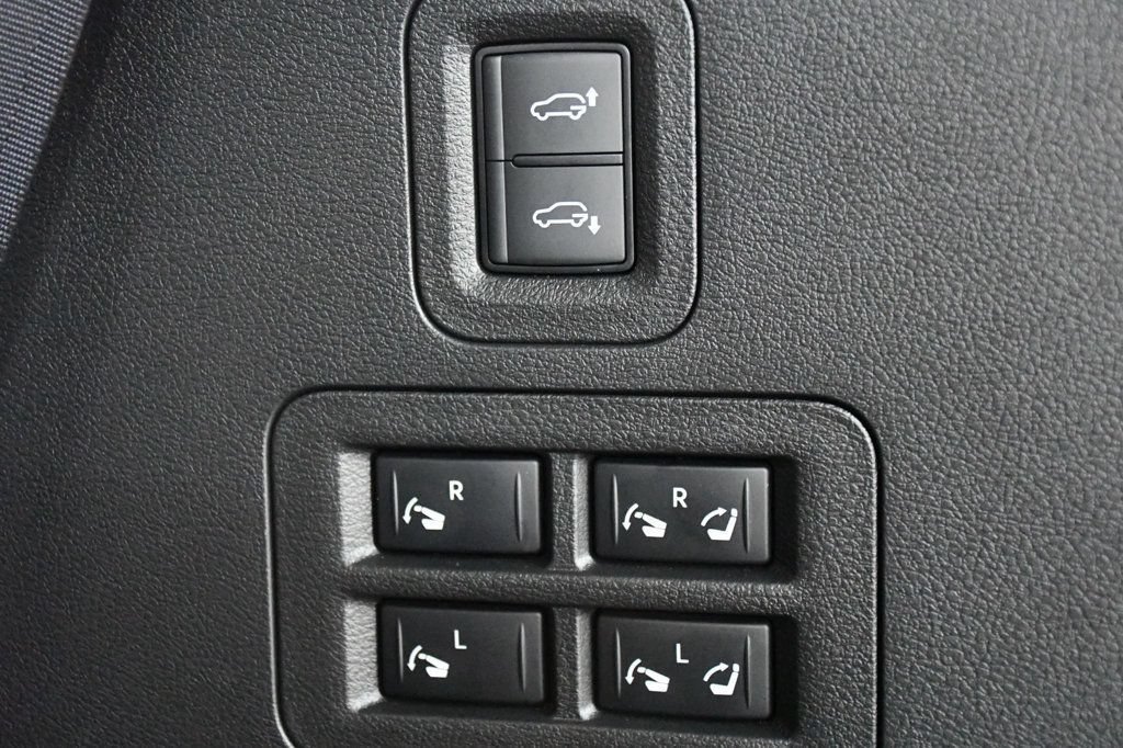 Used 2026 Nissan Armada PRO-4X w/ Captain's Chari Seat Package AWD/4WD image 80