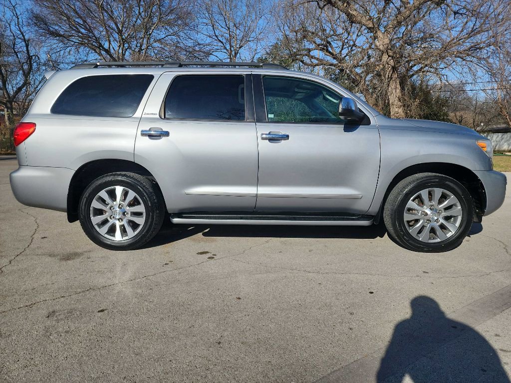 Used 2016 Toyota Sequoia Limited w/ Safety & Convenience Package image 9
