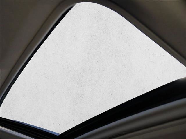 Used 2018 Toyota RAV4 Limited AWD/4WD image 25