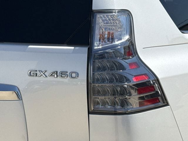 Used 2023 Lexus GX 460 Premium w/ Premium Package AWD/4WD image 6