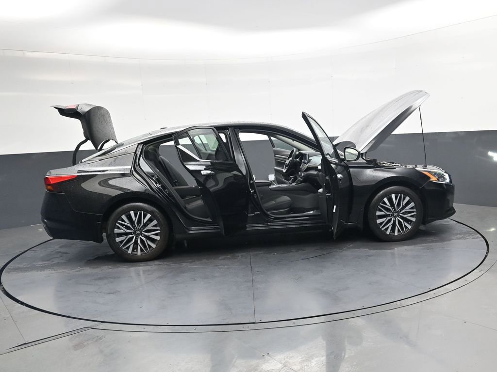 Used 2023 Nissan Altima 2.5 SV FWD image 47