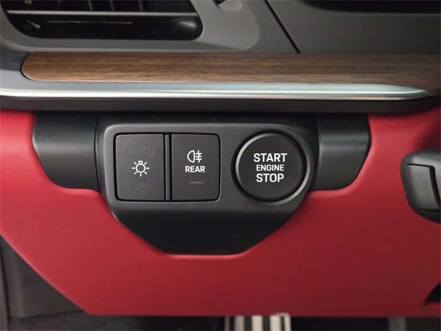 Used 2025 Porsche 911 Carrera image 27