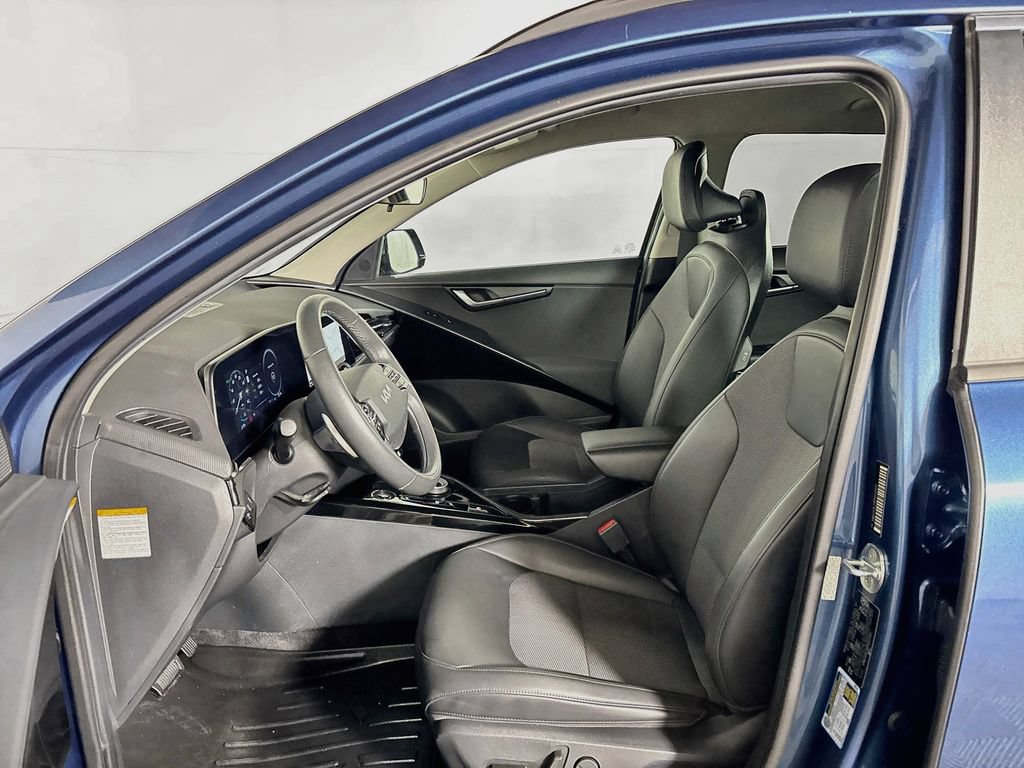 Certified 2023 Kia Niro Wind FWD image 12