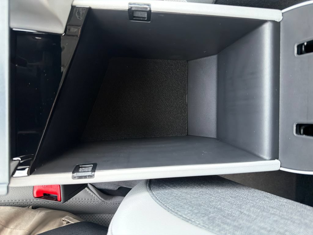 New 2026 Hyundai Elantra Limited FWD image 35