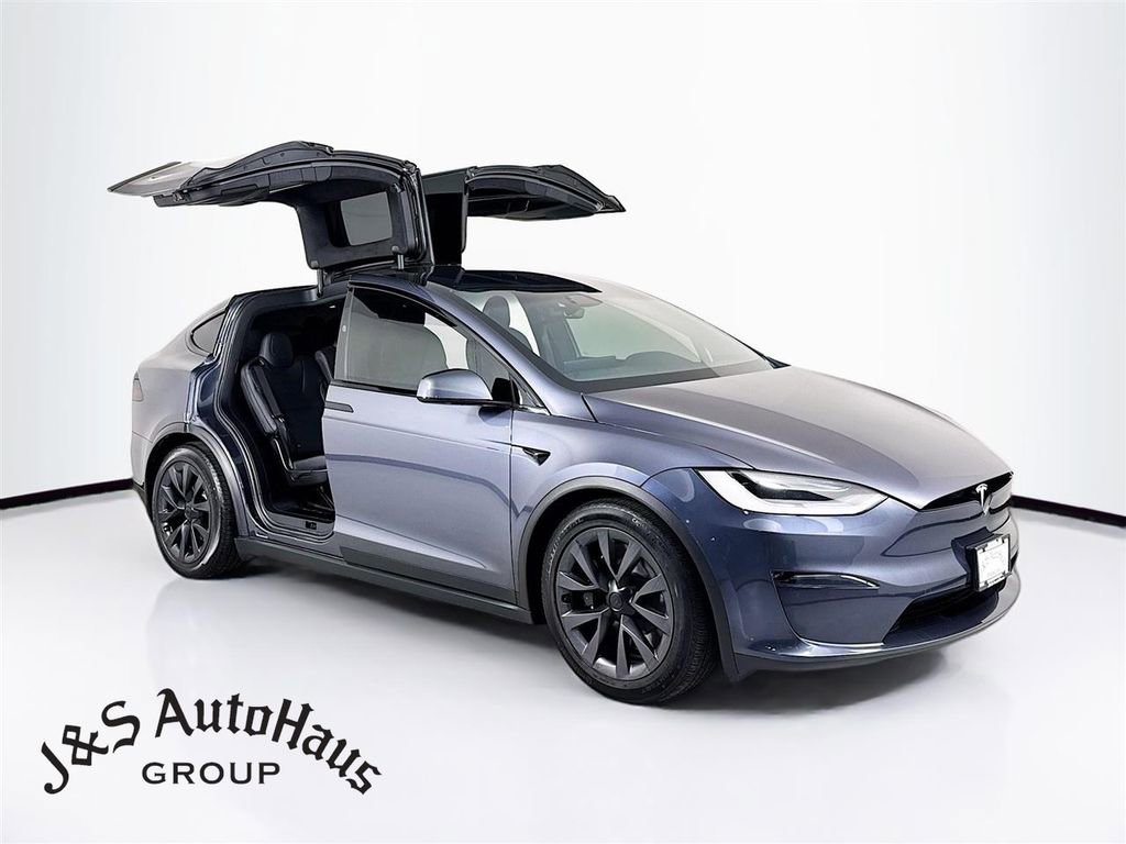 Used 2023 Tesla Model X image 1