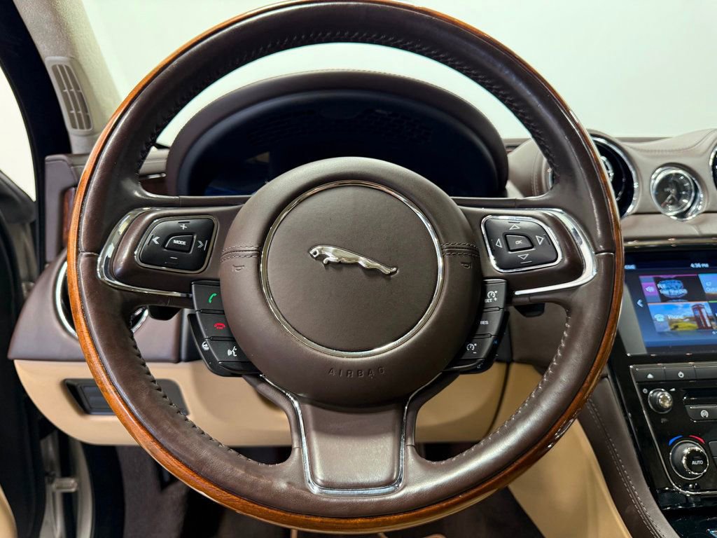 Used 2017 Jaguar XJ L Portfolio image 35