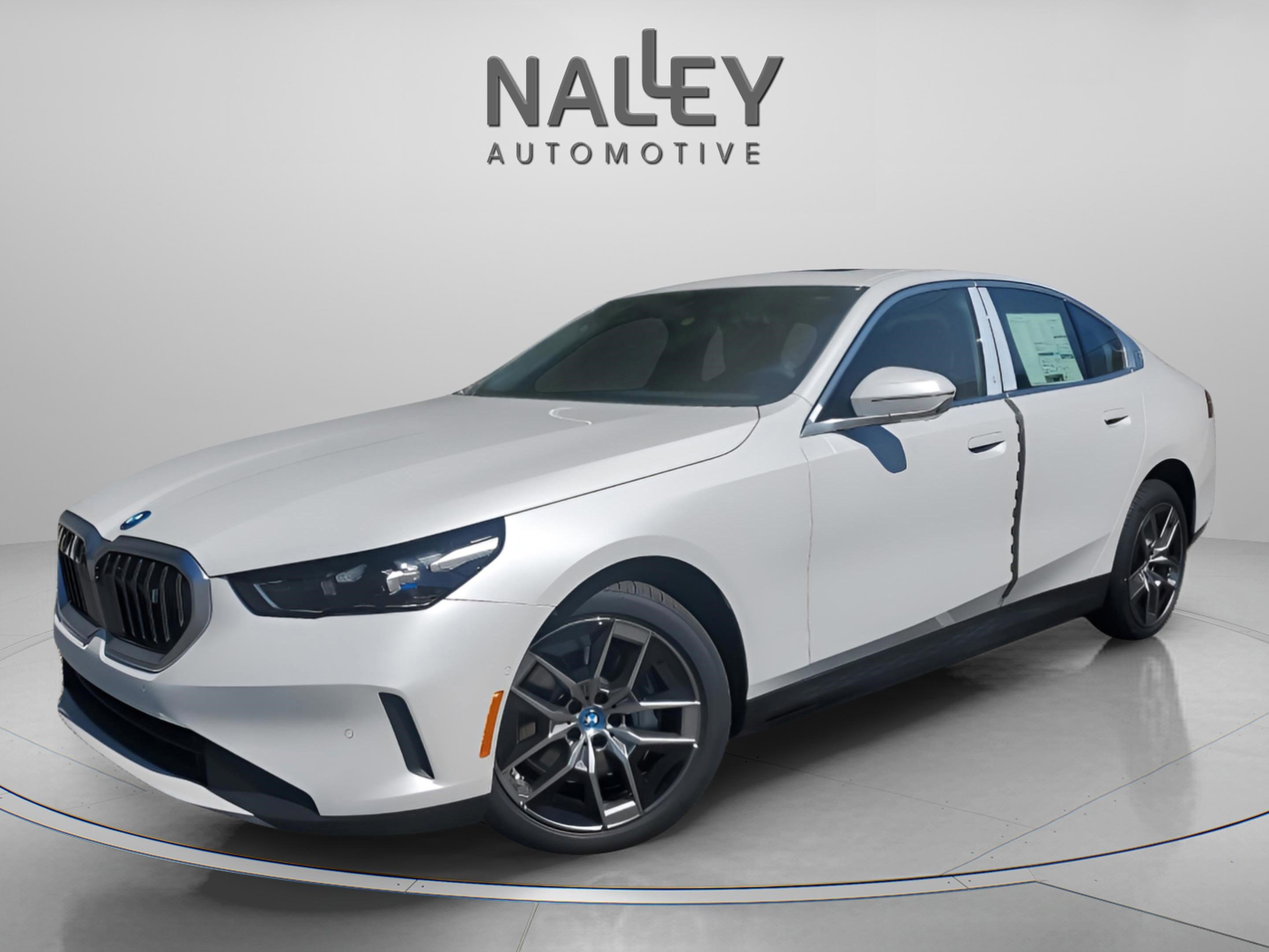 Used 2025 BMW i5 eDrive40i w/ Premium Package image 1