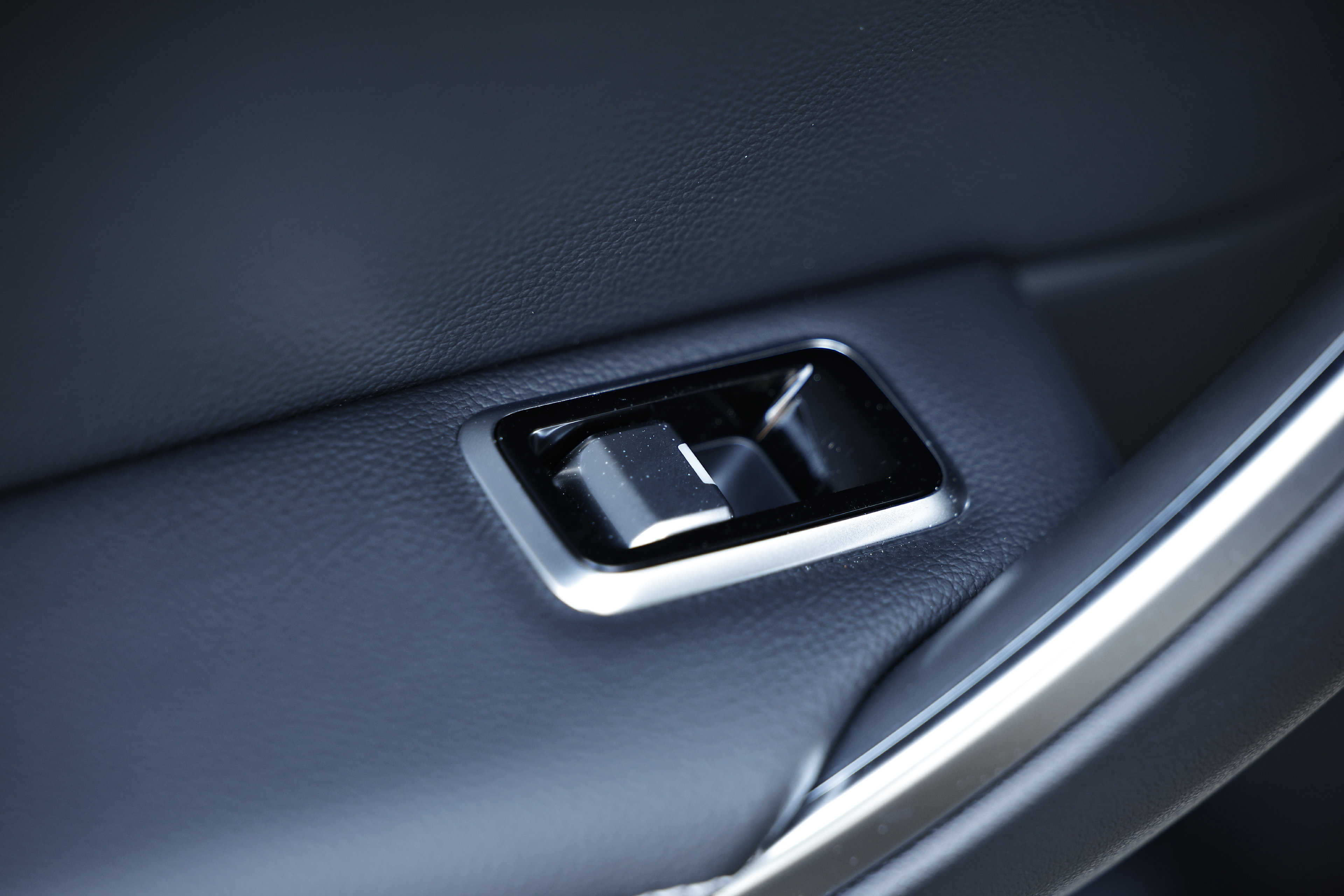 New 2024 Jaguar XF R-Dynamic SE AWD/4WD image 32