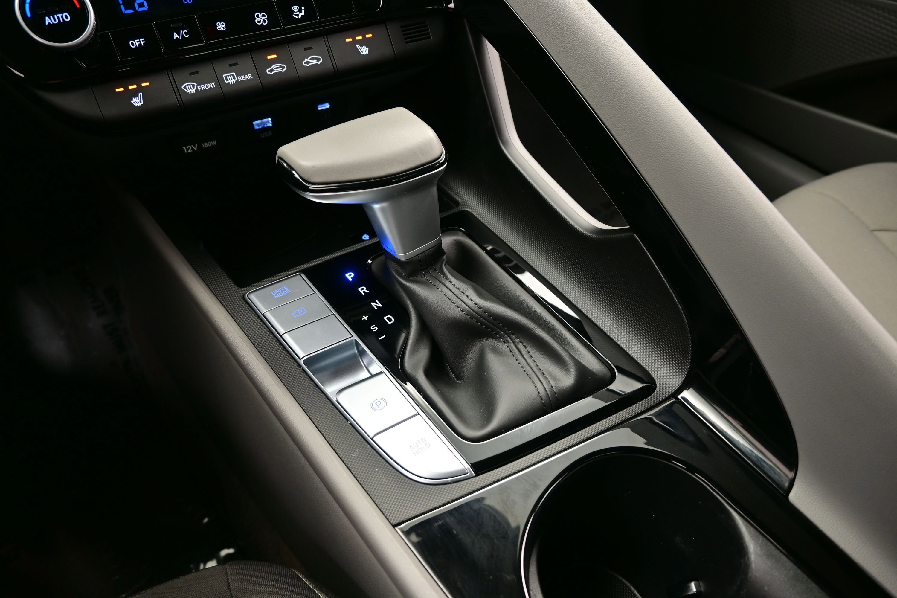 Certified 2025 Hyundai Elantra SEL FWD image 21