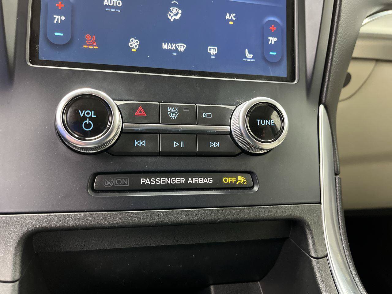 Used 2023 Ford Edge Titanium w/ Cargo Accessory Package AWD/4WD image 17