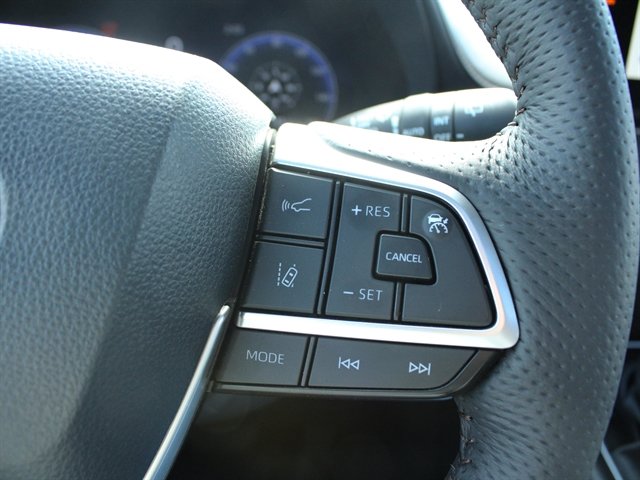 Used 2026 Toyota Sienna Platinum AWD/4WD image 28