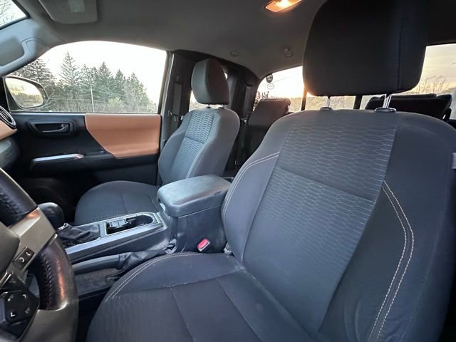 Used 2017 Toyota Tacoma SR5 w/ Tow Package AWD/4WD image 12