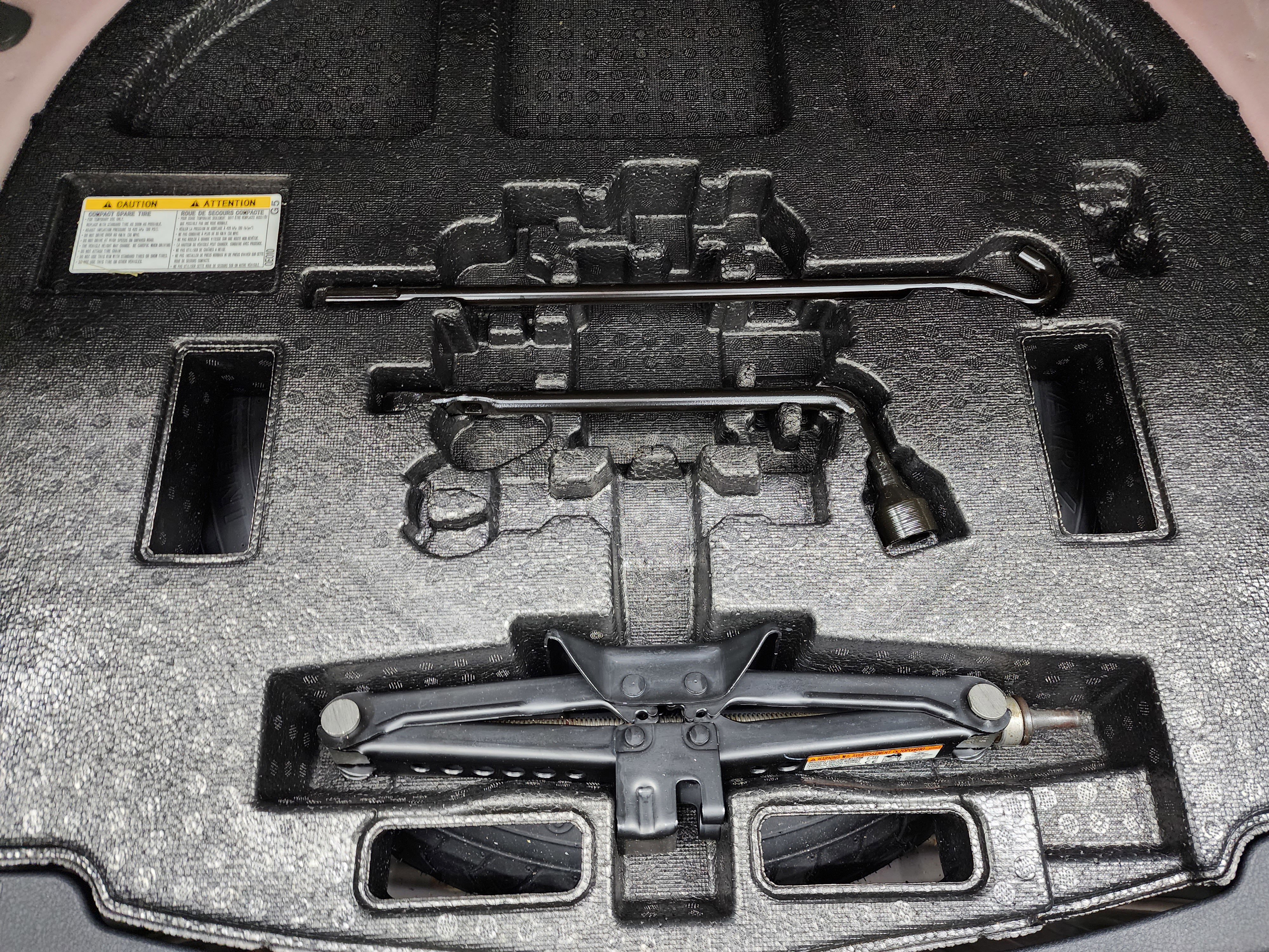 Used 2025 Toyota Camry SE image 30