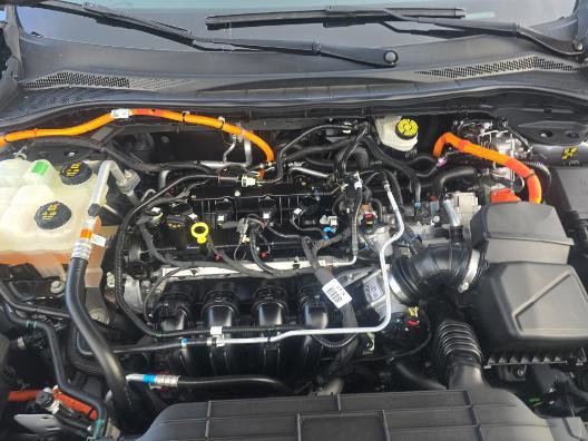 Certified 2021 Ford Escape SE w/ SE Sport Appearance Package image 16