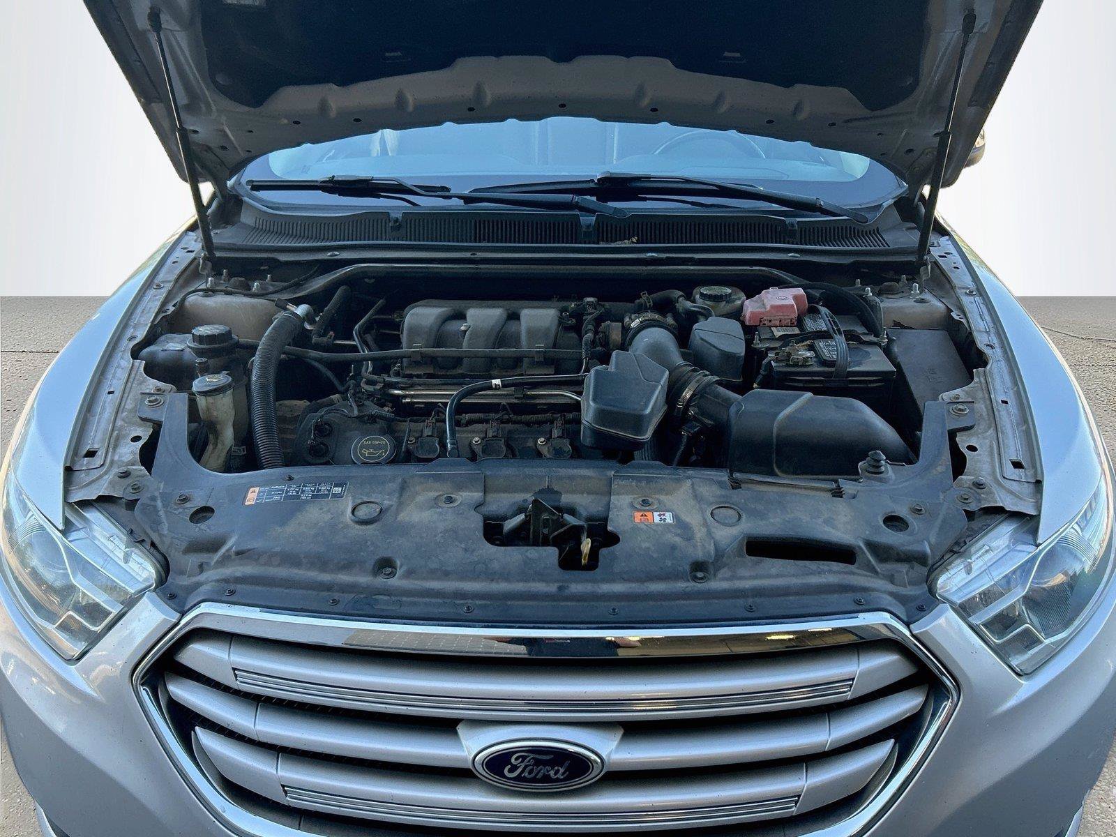 Used 2015 Ford Taurus Limited FWD image 10