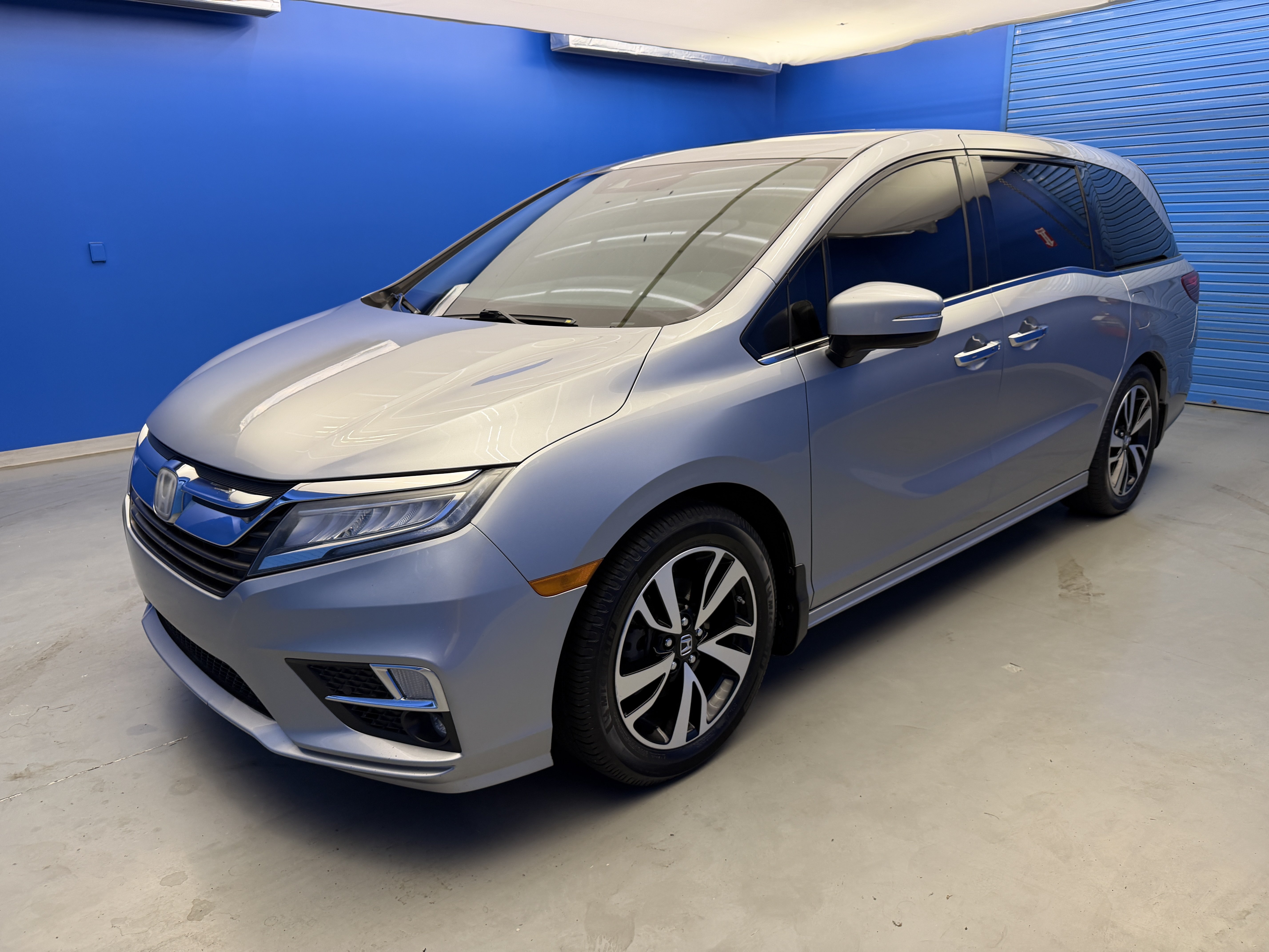 Used 2018 Honda Odyssey Elite image 4