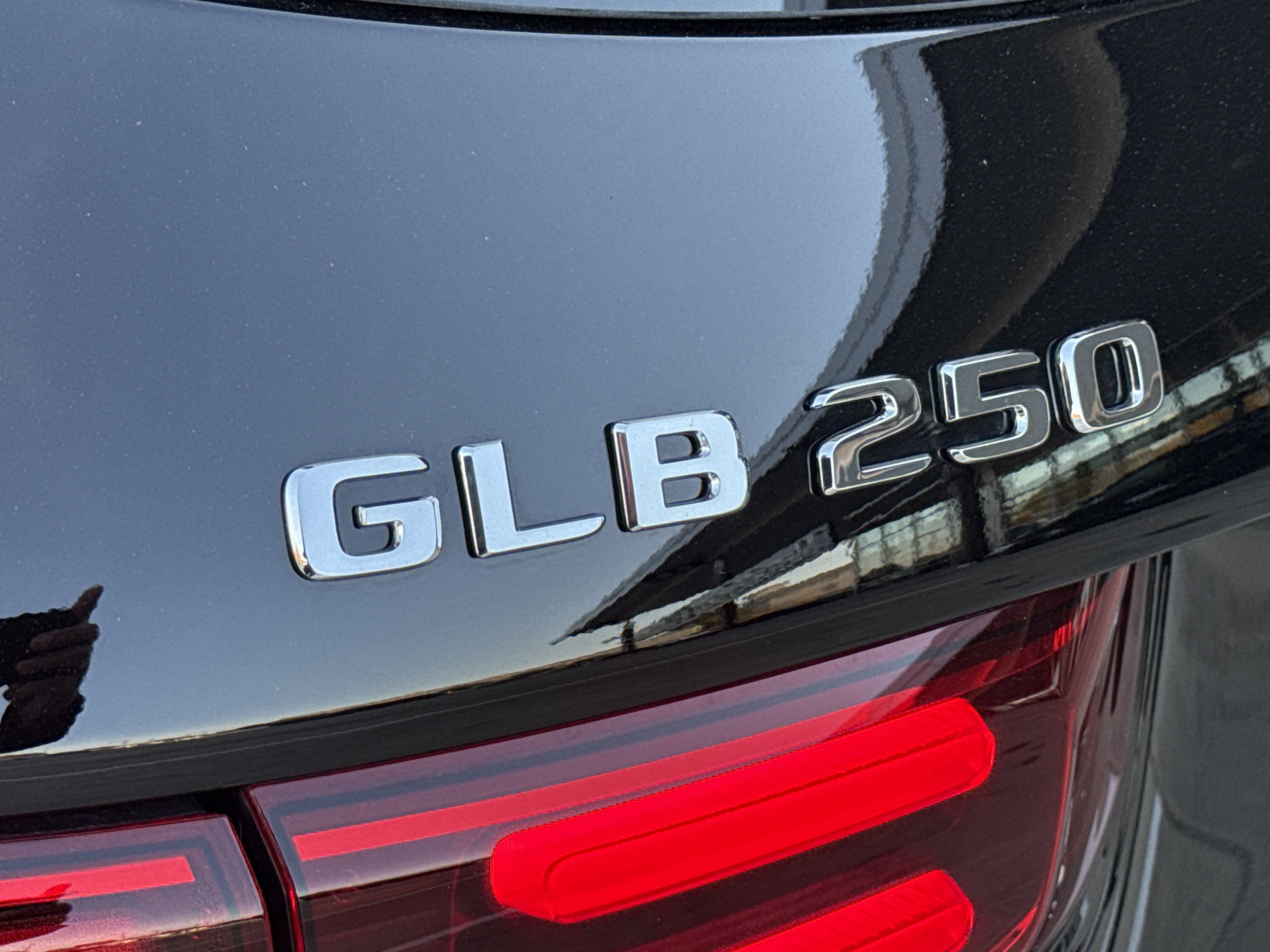 New 2026 Mercedes-Benz GLB 250 image 15