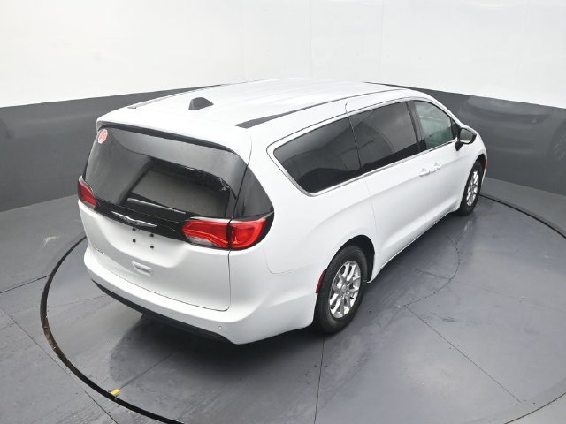 New 2027 Chrysler Pacifica LX FWD image 16