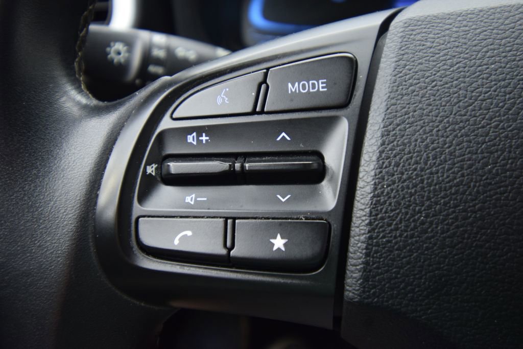 Used 2023 Hyundai Venue Limited w/ Cargo Package FWD image 36