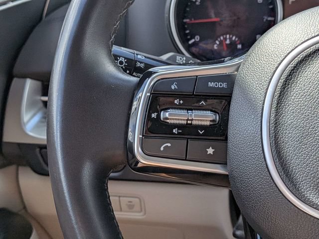 Used 2024 Kia Carnival LX FWD image 24