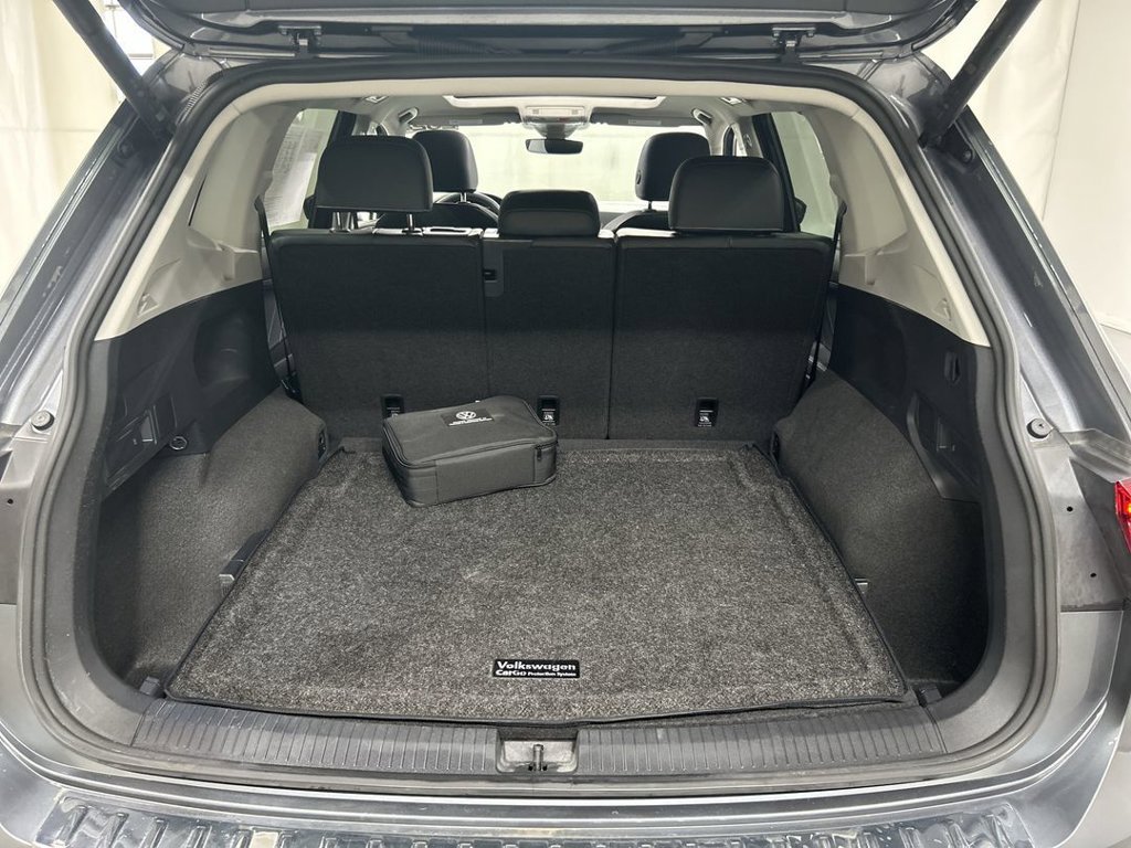 Certified 2024 Volkswagen Tiguan SE w/ Panoramic Sunroof Package AWD/4WD image 22
