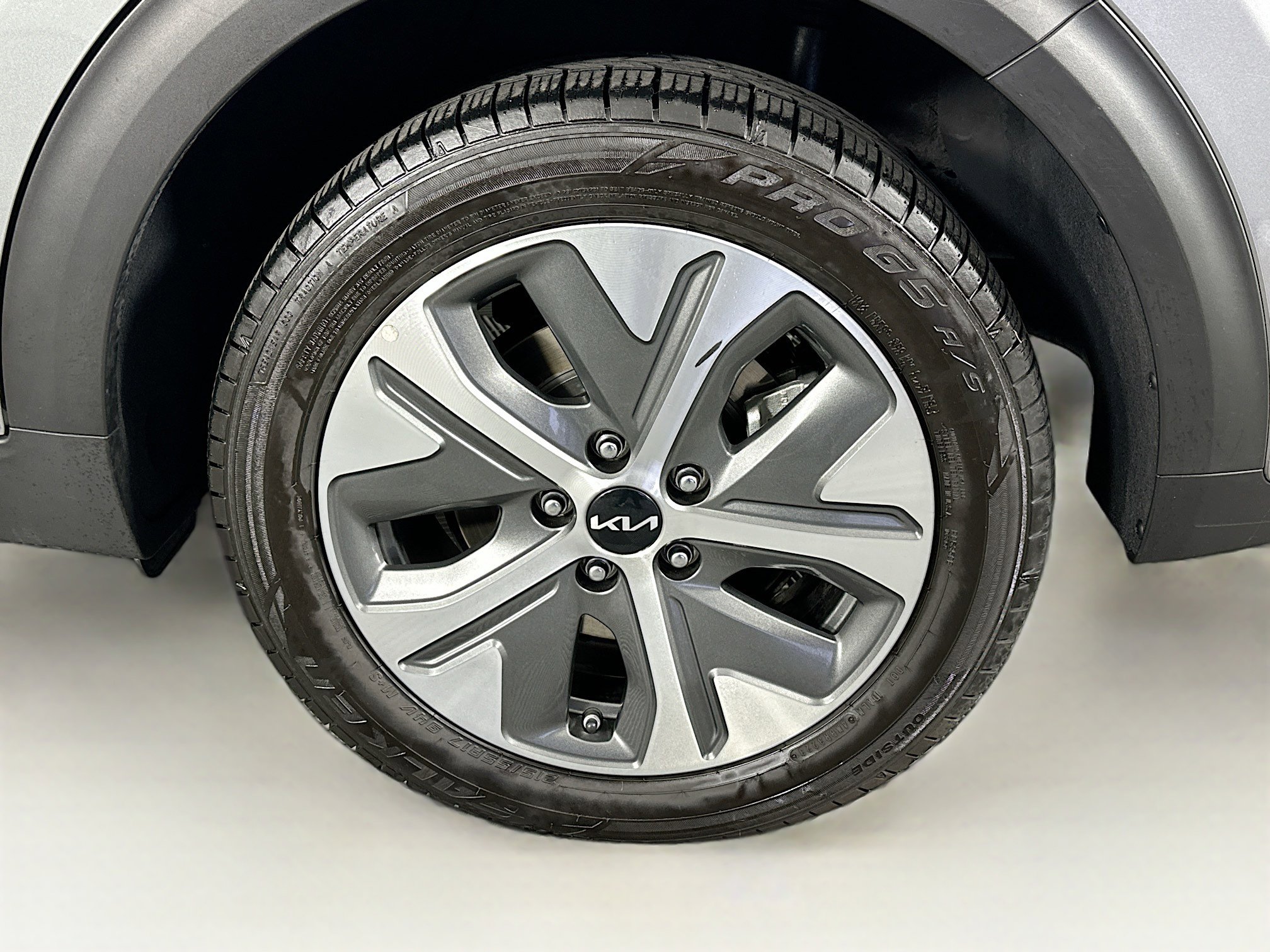 Used 2022 Kia Niro EX image 11