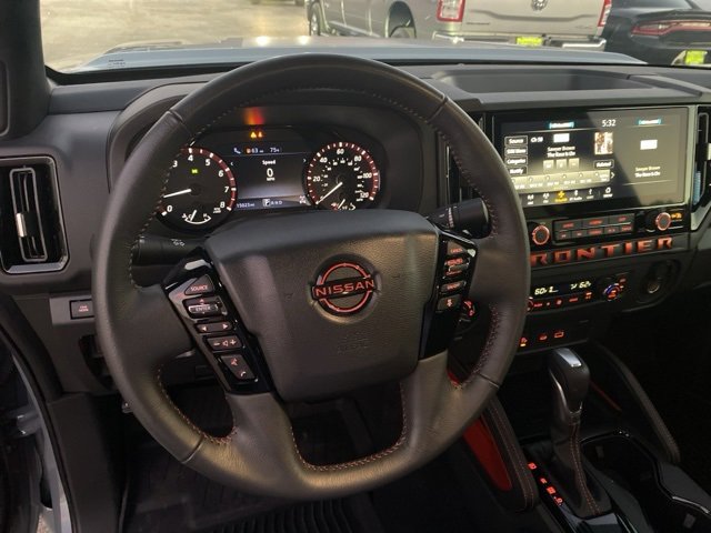 Used 2025 Nissan Frontier PRO-4X w/ Black Accent Package image 15