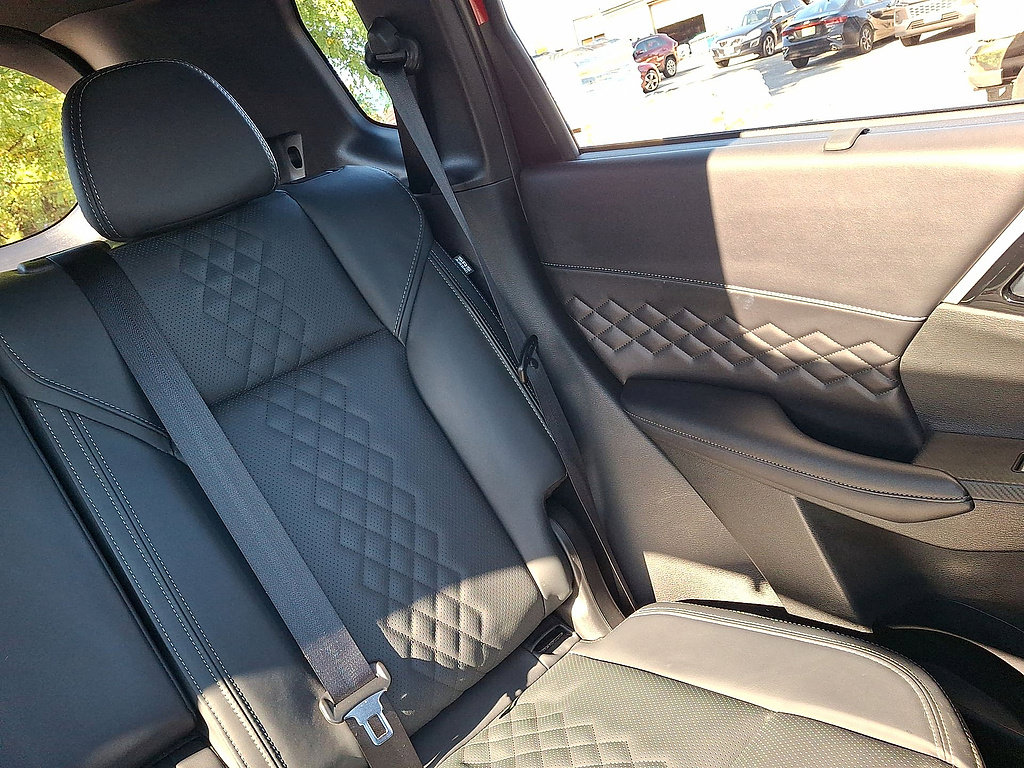 Used 2025 Mitsubishi Outlander SEL Black Edition AWD/4WD image 14