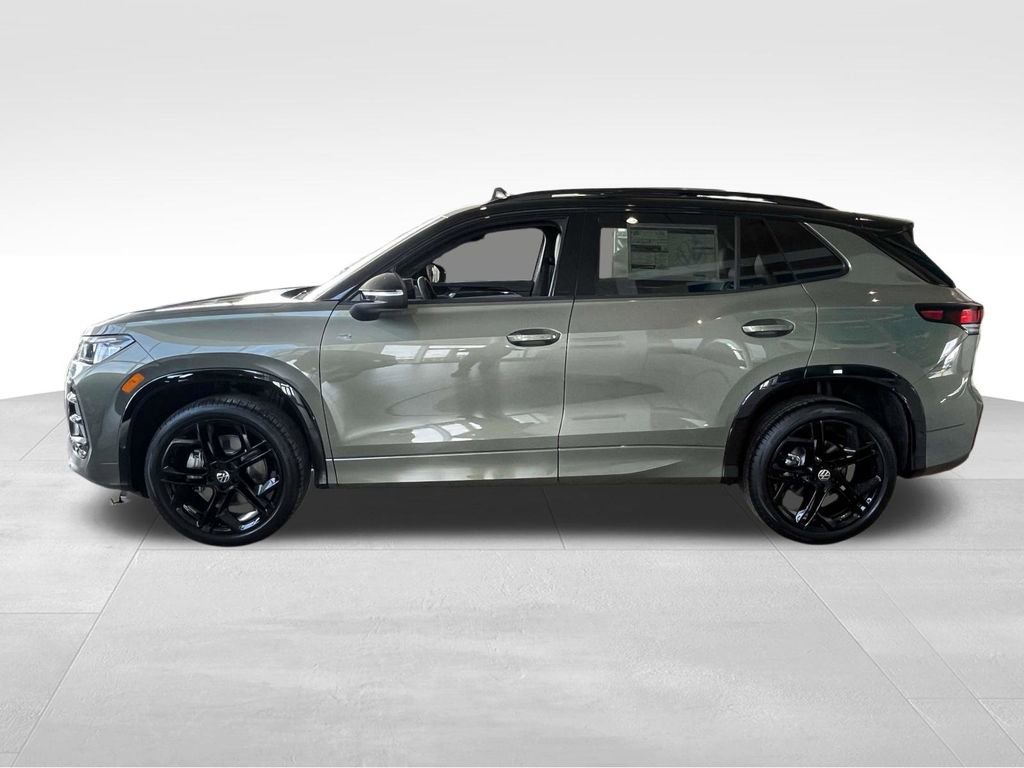 New 2026 Volkswagen Tiguan SE R-Line image 2