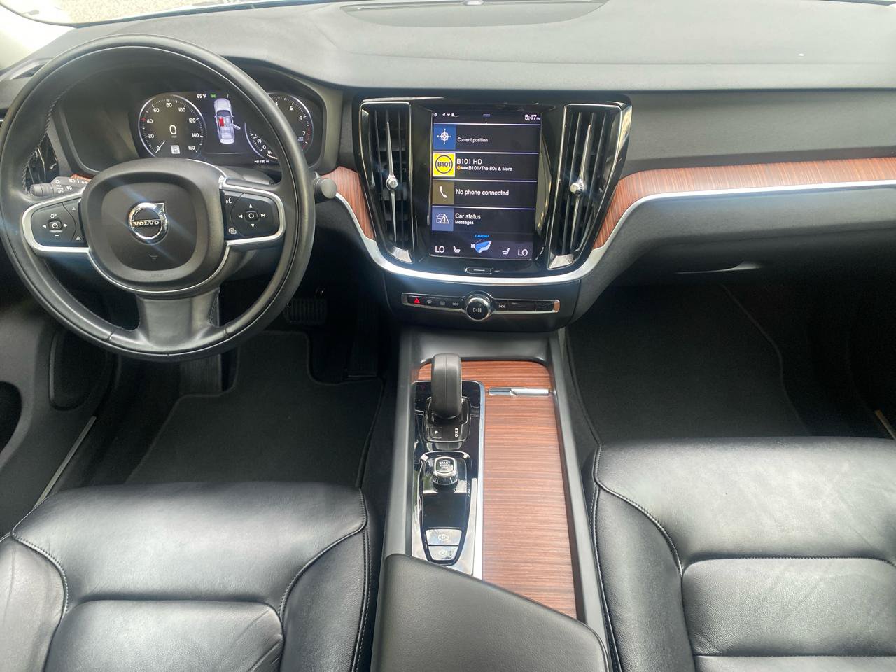 Used 2022 Volvo S60 B5 Momentum w/ Premium Package AWD/4WD image 22