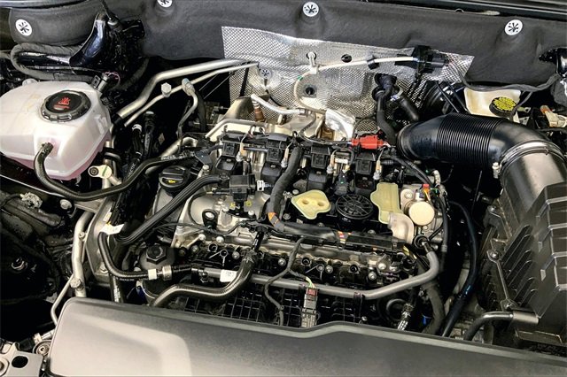 Used 2025 Volkswagen Atlas Peak Edition SE image 32