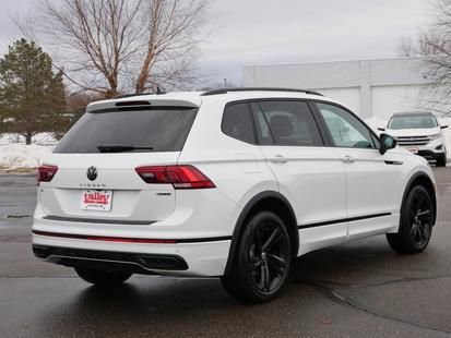 Used 2023 Volkswagen Tiguan SE R-Line image 32