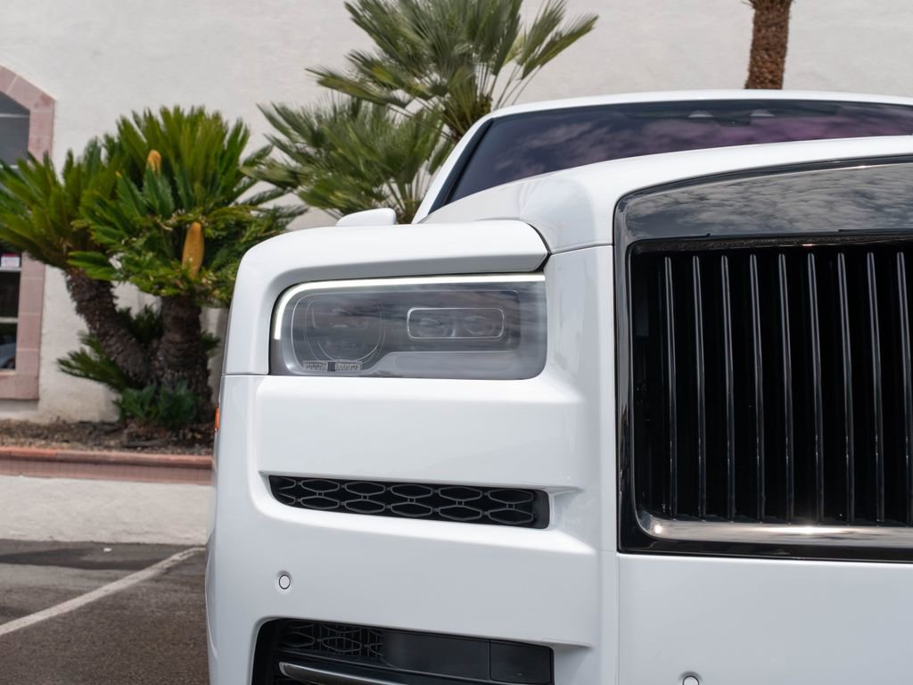 Used 2022 Rolls-Royce Cullinan Black Badge w/ Dark Exterior Package AWD/4WD image 44