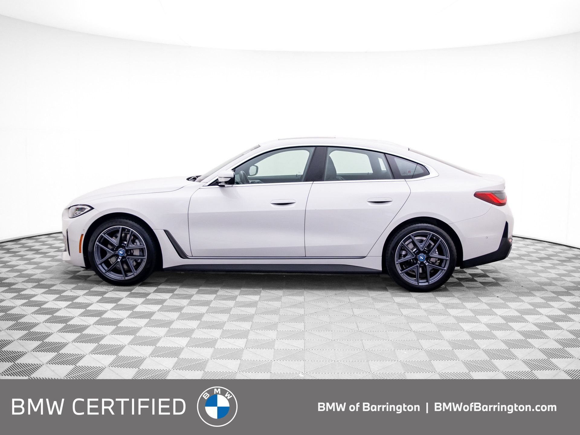 Used 2023 BMW i4 eDrive35 RWD image 2