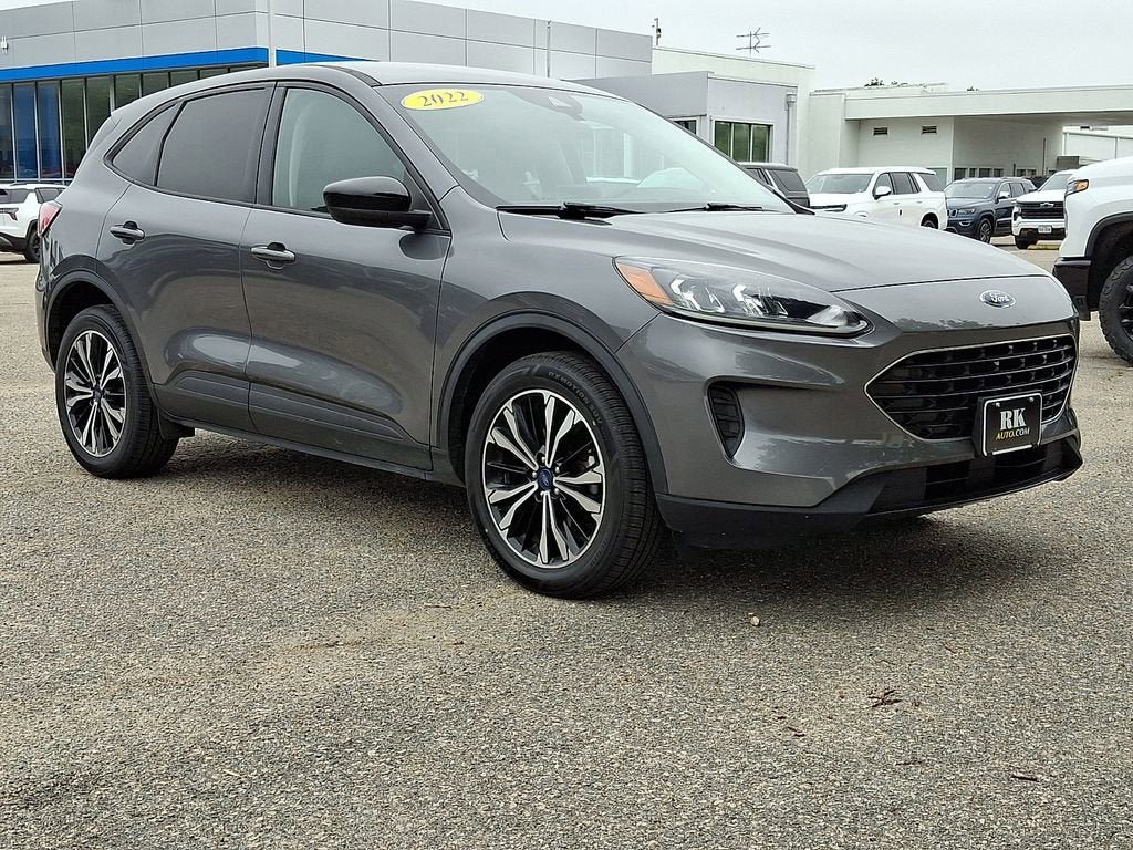 Used 2022 Ford Escape SE w/ SE Sport Appearance Package