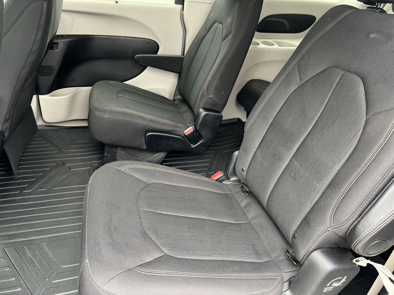 Used 2018 Chrysler Pacifica Touring Plus w/ Tire & Wheel Group image 24