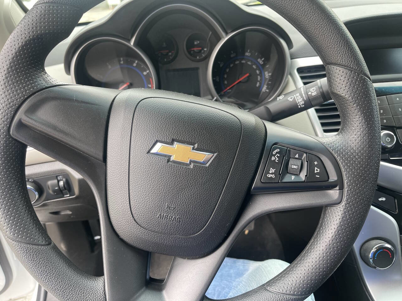 Used 2015 Chevrolet Cruze LS FWD image 21