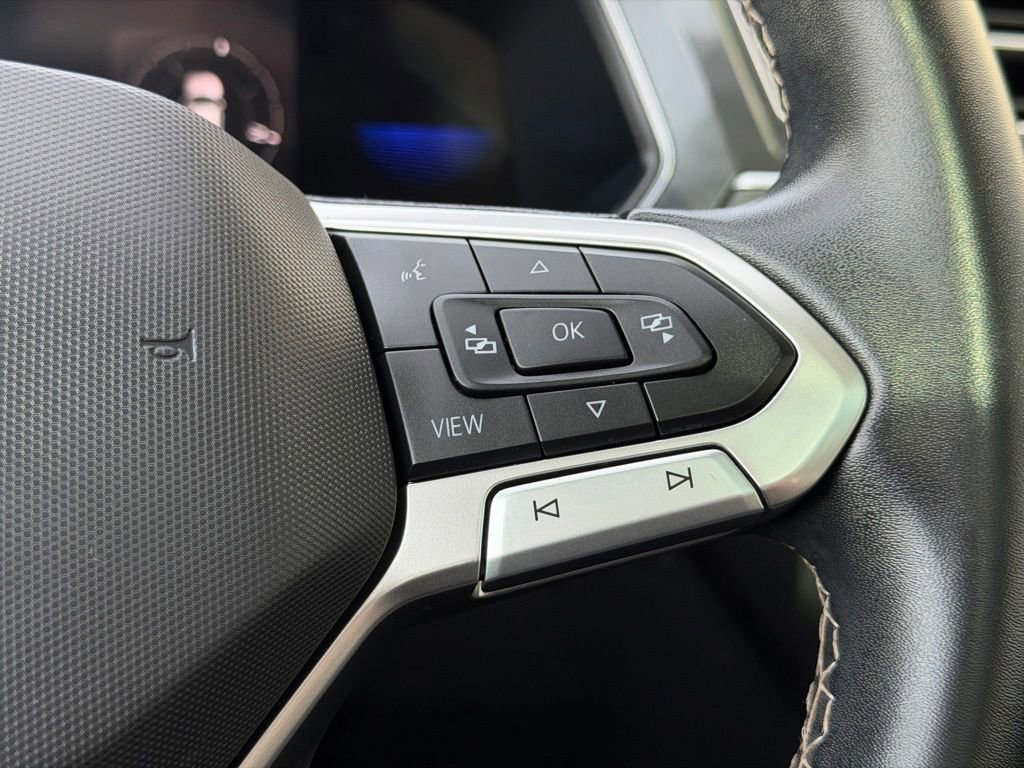 Used 2022 Volkswagen Tiguan SE w/ Panoramic Sunroof Package AWD/4WD image 15